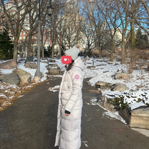 Brand: Canada goose Alliston parka. Size: medium. Color: light gray - Picture 5 of 9